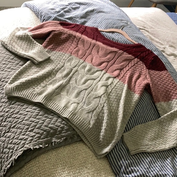 Comfy, colorblock sweater - Picture 1 of 1